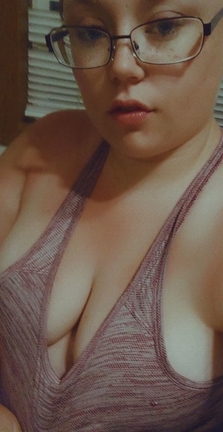 Sunnie sub pornstar erotic pic