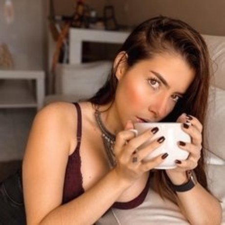 Lissamar Gouveia naked actress gallery