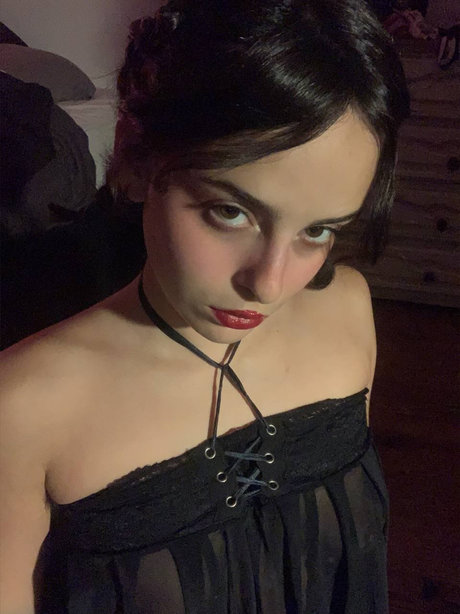 Lis Free model xxx img