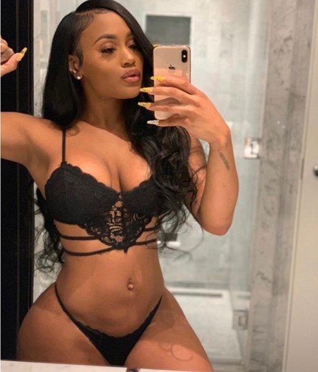 Lira Galore nude pornstar gallery
