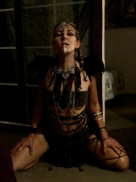 Linda May star hd archive