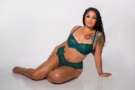 LilyBeee xxx actress pictures