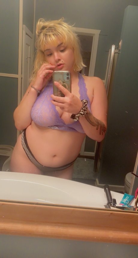 LilQbee sex actress picture