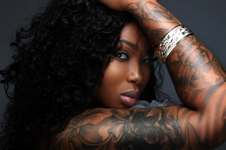 LIFE OF DS10 star sexy gallery