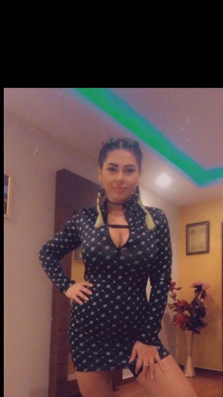 Lovely Gigi pornographic model pic