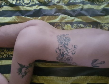 Louis Delevingne naked star galleries