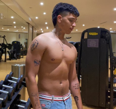 Louiestark model beautiful photos