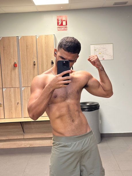 Link model naked gallery