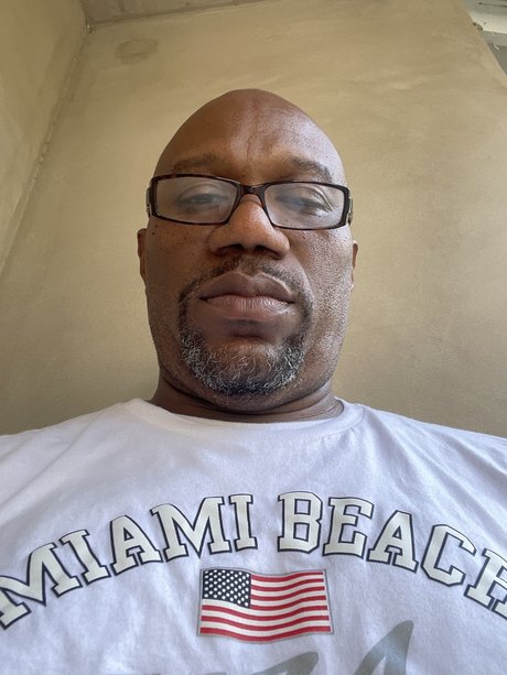 Looking4aparlay sexy actress galleries