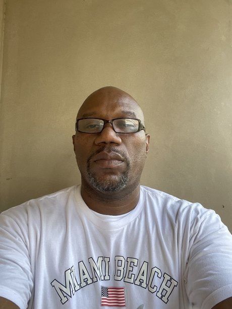 Looking4aparlay adult model pics