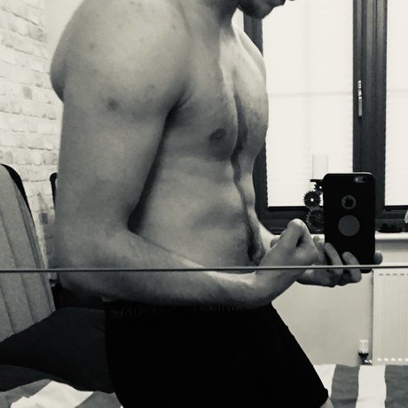 Six uk model beautiful img