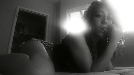 Local Honey model xxx img