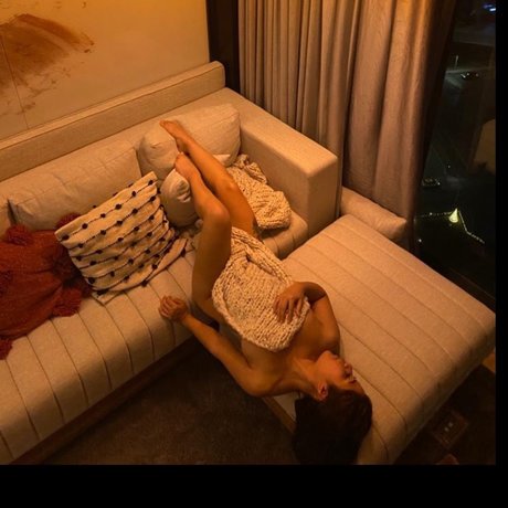 Liz voyce hot model img