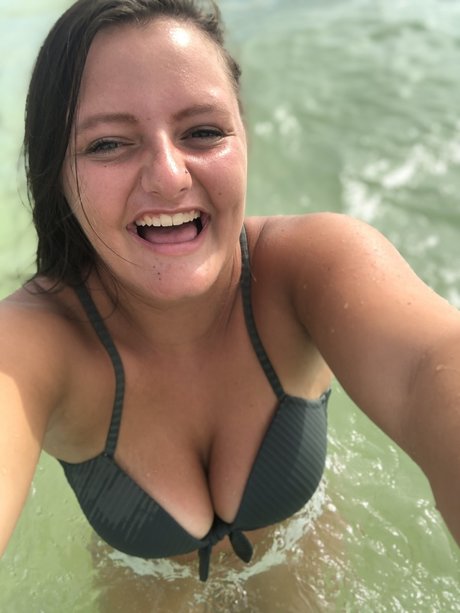 Olivia Hoefling pornstar top pic