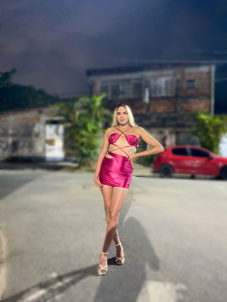 L via Gouvea_ model nice photo