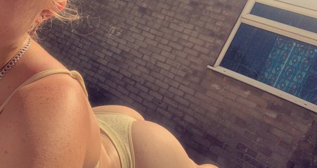 Liv Ellis pretty pornstar photo