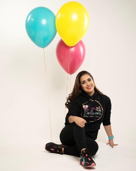 Lyna Balloons pornstar nice image