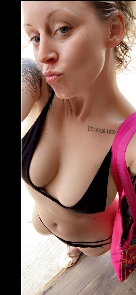 Tattooed Marilyn Free pretty actress picture