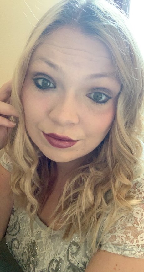 lizzy model naked galleries