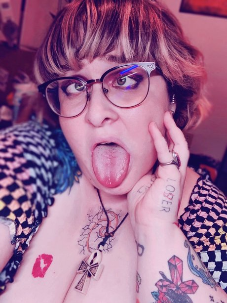 _Lunie_ art actress photo