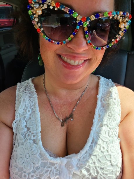 LunaLuvsWell pornstar nude images