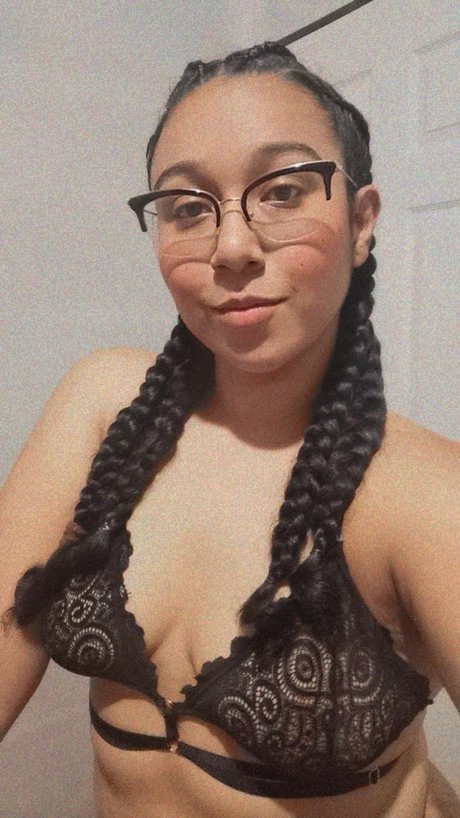 _Luna28 model beautiful img