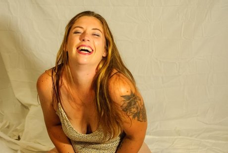 Lulu Kitten star hot image