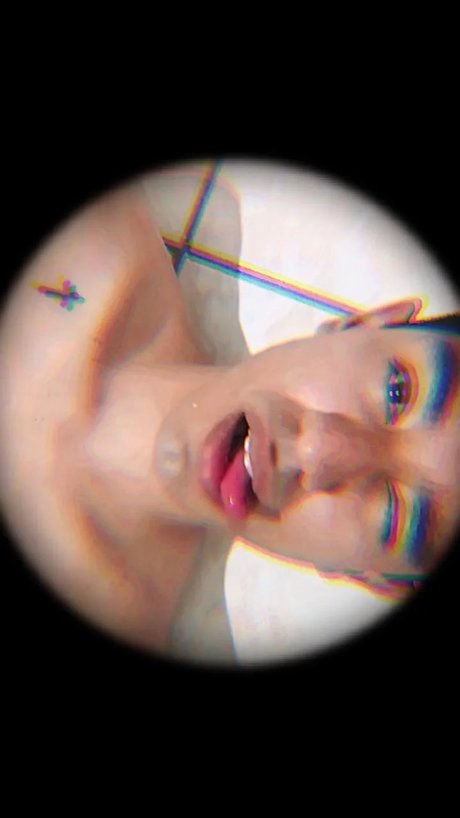 Luis MFX model high quality picture