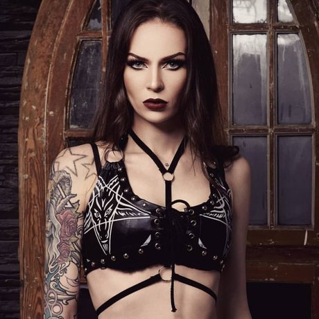 _Lucy Phair_ perfect model pics