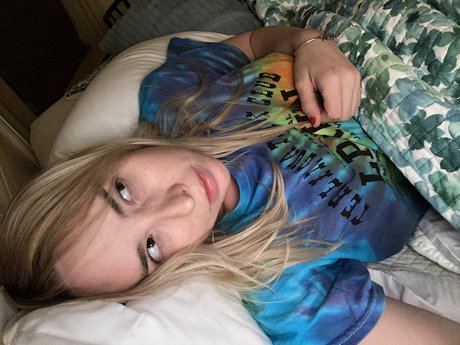 Lucy Minnie pornographic model picture