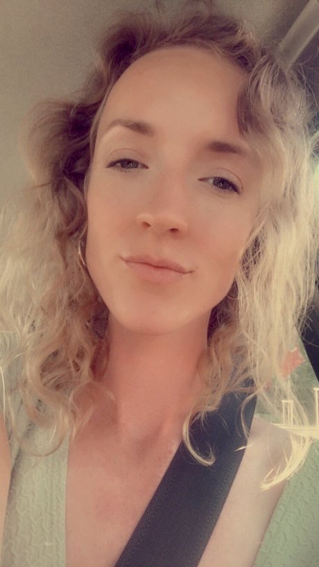 New to Onlyfans pretty pornstar photos