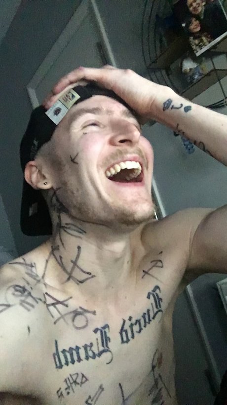 LucidLamb model xxx gallery