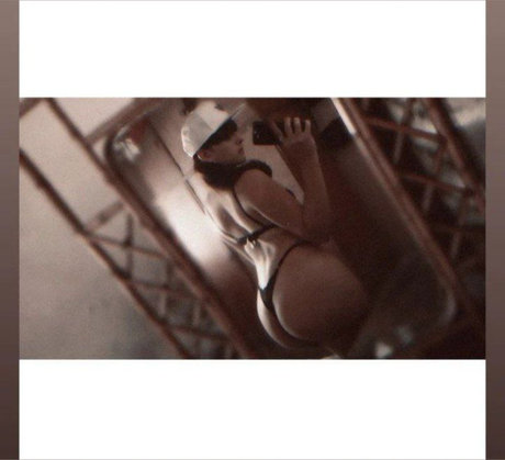 _LUCIA_ nude star galleries