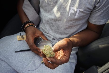 Mar Yay art actress pic