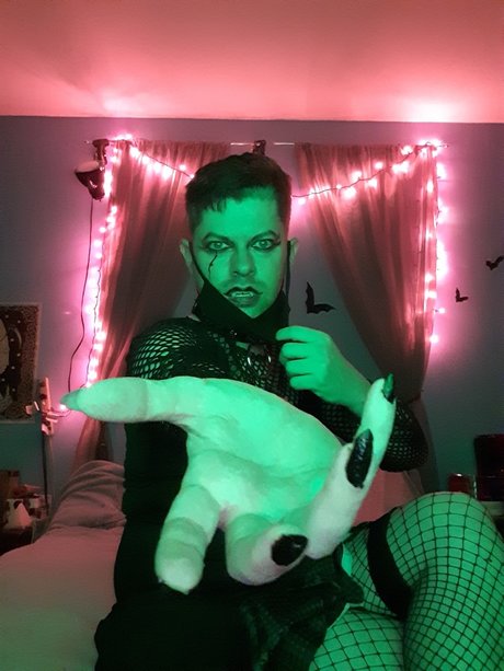 Mark Malevolent star free photo