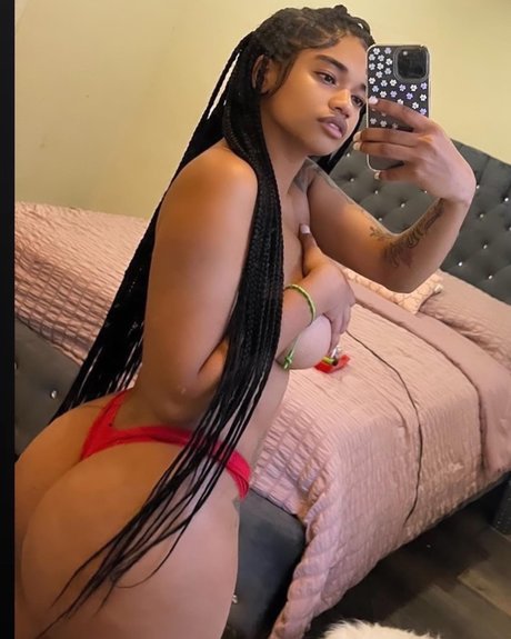 Maribanco star sexy photos