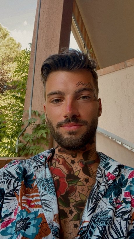 Manuel Costantino star nice galleries