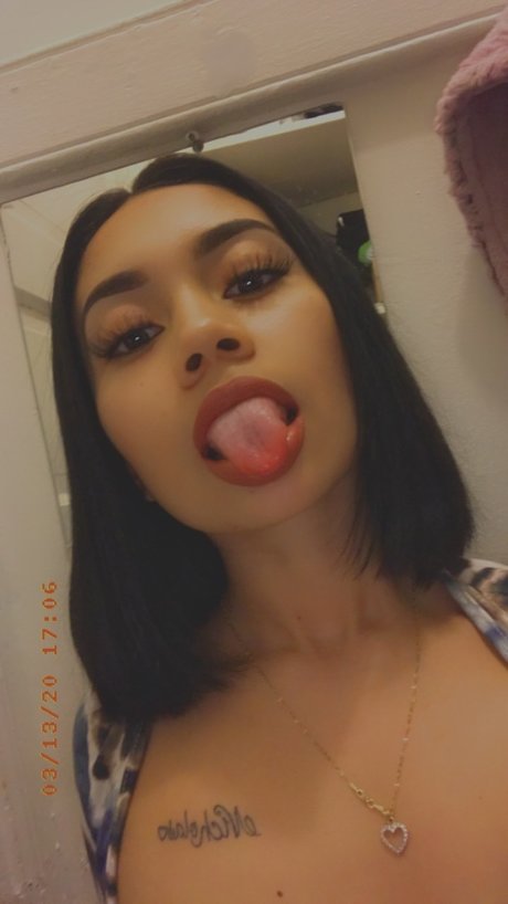 vee nudes pornstar archive