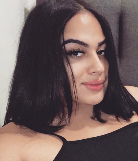 Christina La Mamasota nude pornstar pic