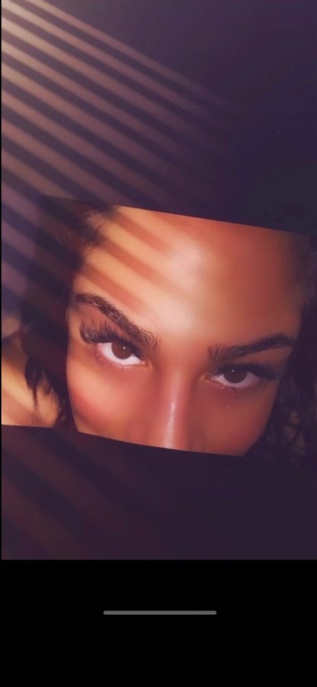 Christina La Mamasota pretty star pictures