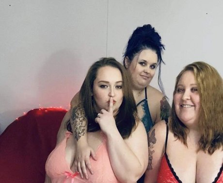 Mommas Gone Wild model naked galleries