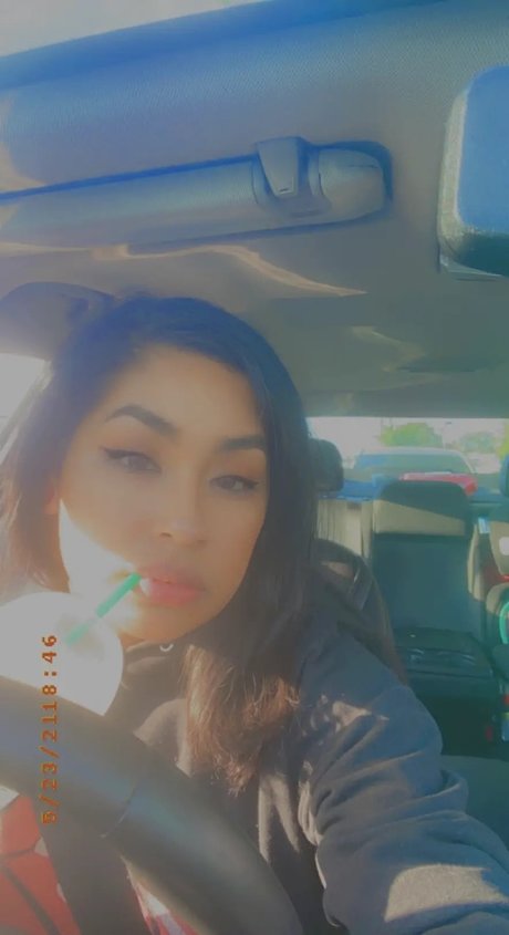 Mamaciita 96 art star photo