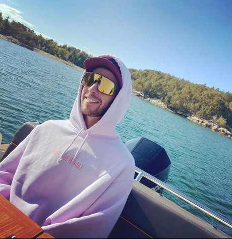 Malo Marbella nice star pics