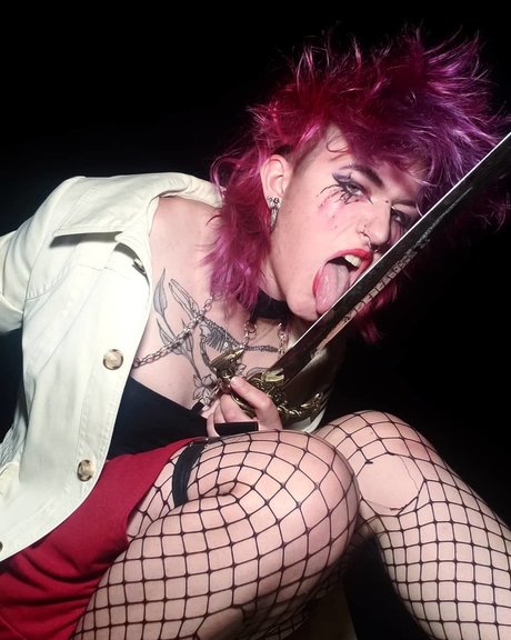 Mallory E H model high quality photo