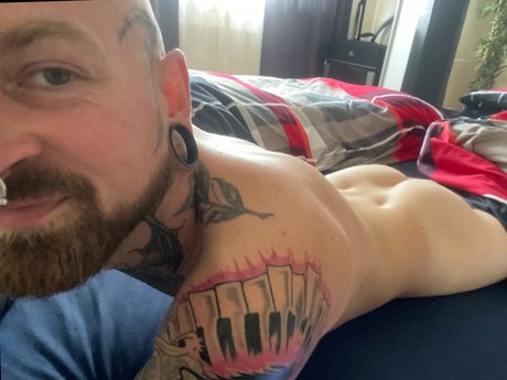 Maiki model nude pics