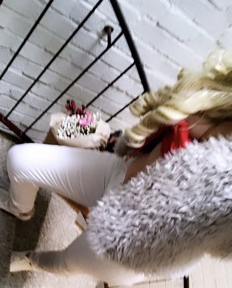 Mellis sexy model photos