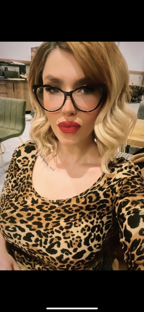 Melis pornstar exclusive pictures