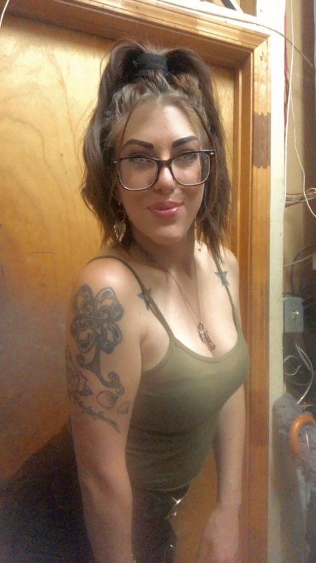 Meeegzz model xxx photo