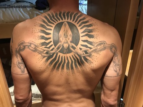 Sittingmike model best gallery