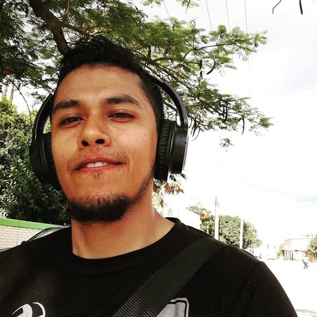 Mede Rowan xxx model photo